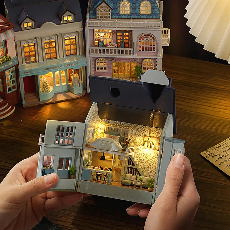 Warm House Miniature Shop name