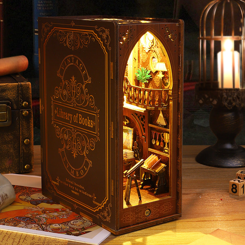 Miniature Book Nook - Book Nook