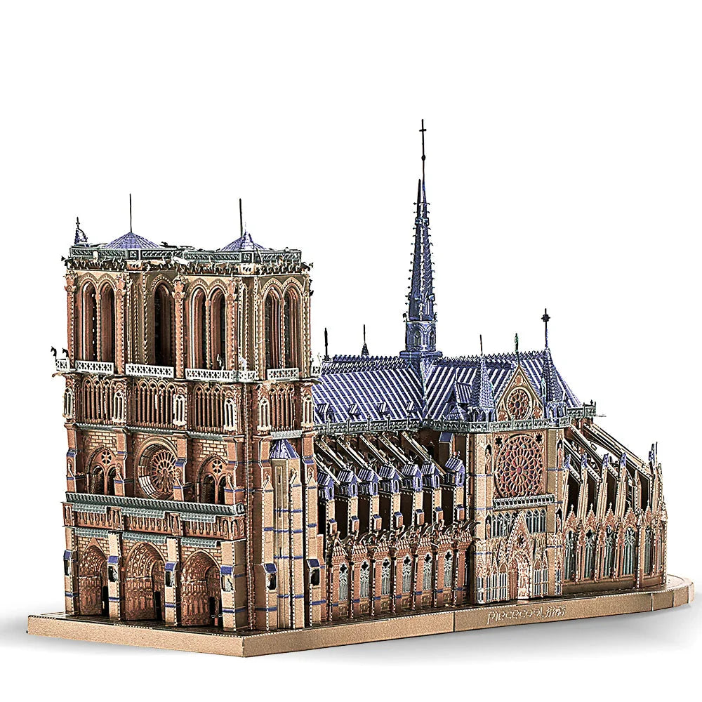 Notre-Dame Pirate - Book Nook